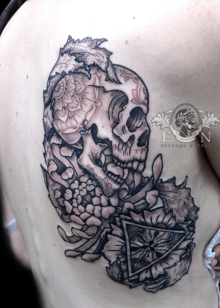 Skull chrytri tattoo